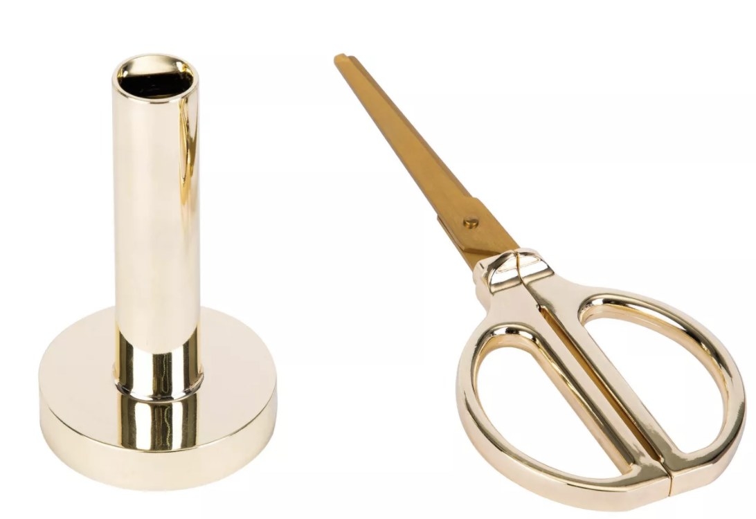 The gold scissors with stand