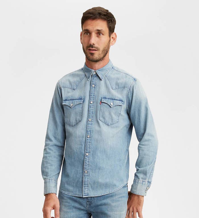 Model wearing Levi's barstow western shirt