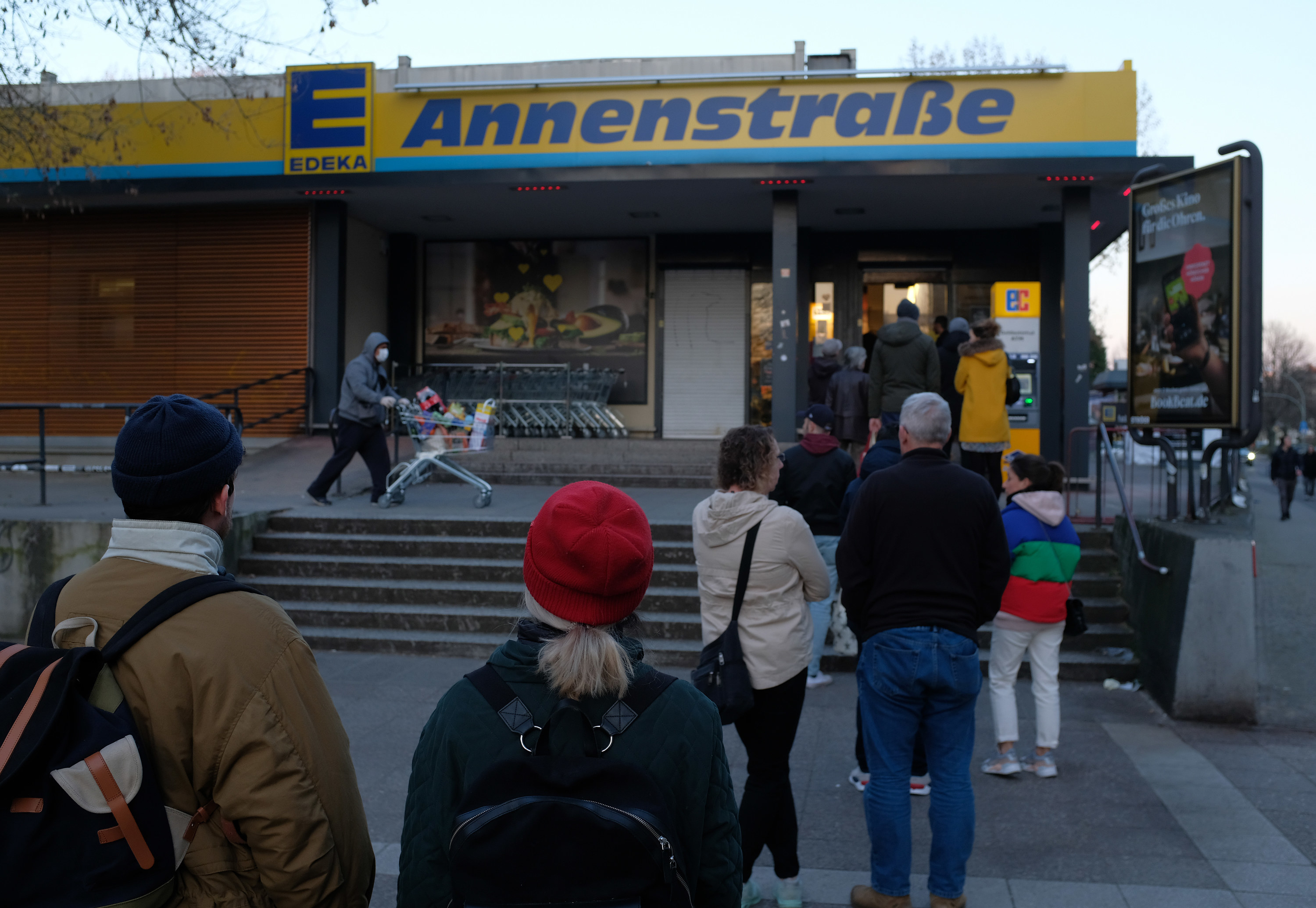 The line outside of a Edeka Annenstraße supermarket