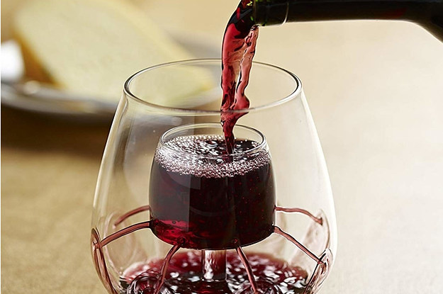 Aerating wine glass