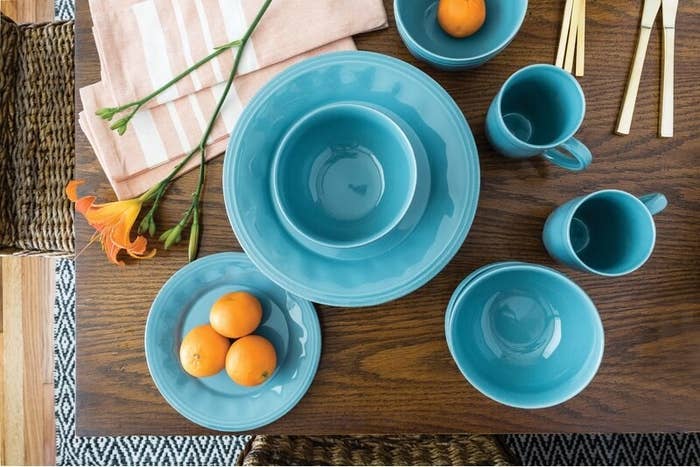 The bright blue dish set