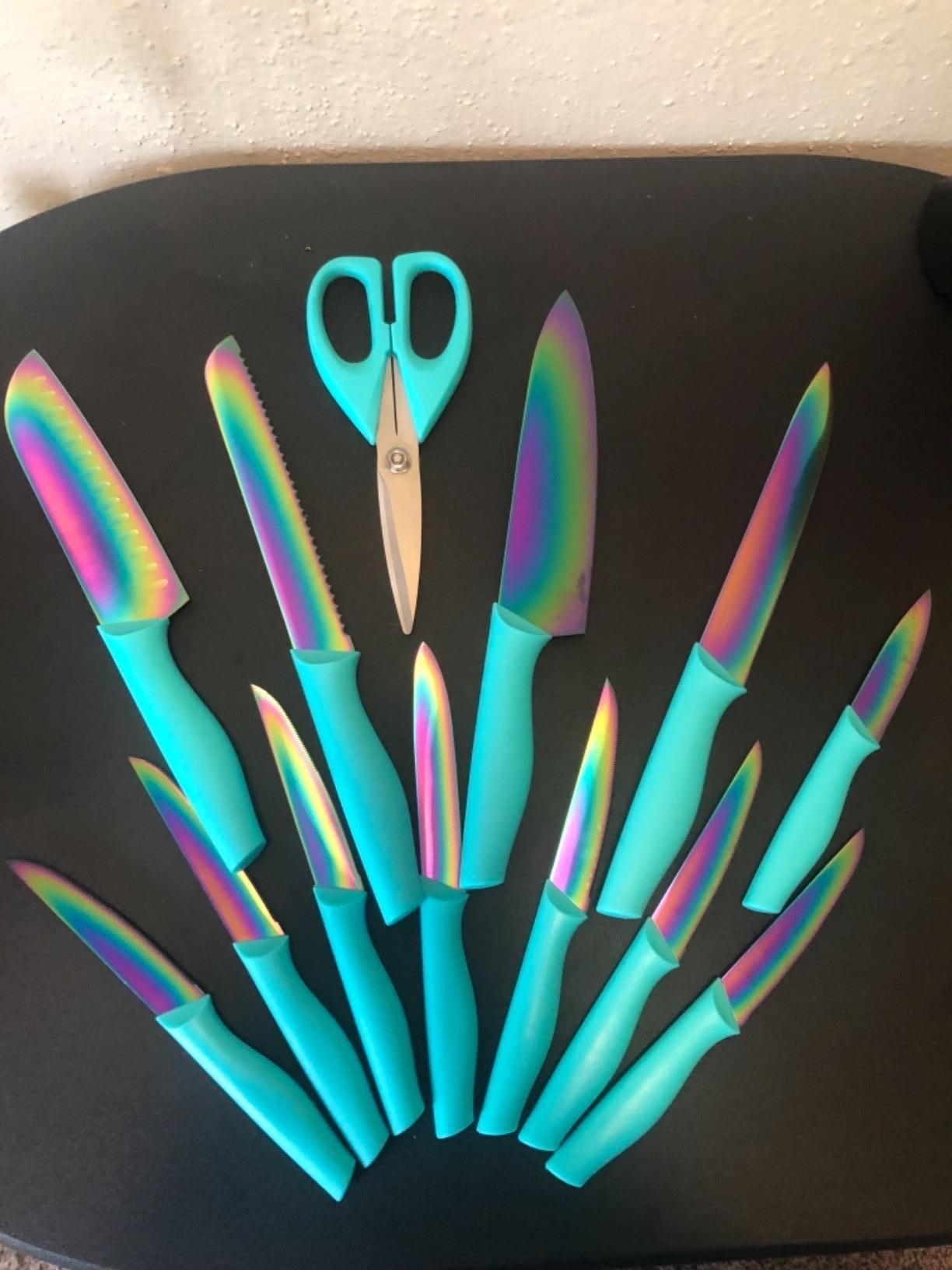 WornOnTV: Selena Gomez's turquoise knife set on Selena + Chef