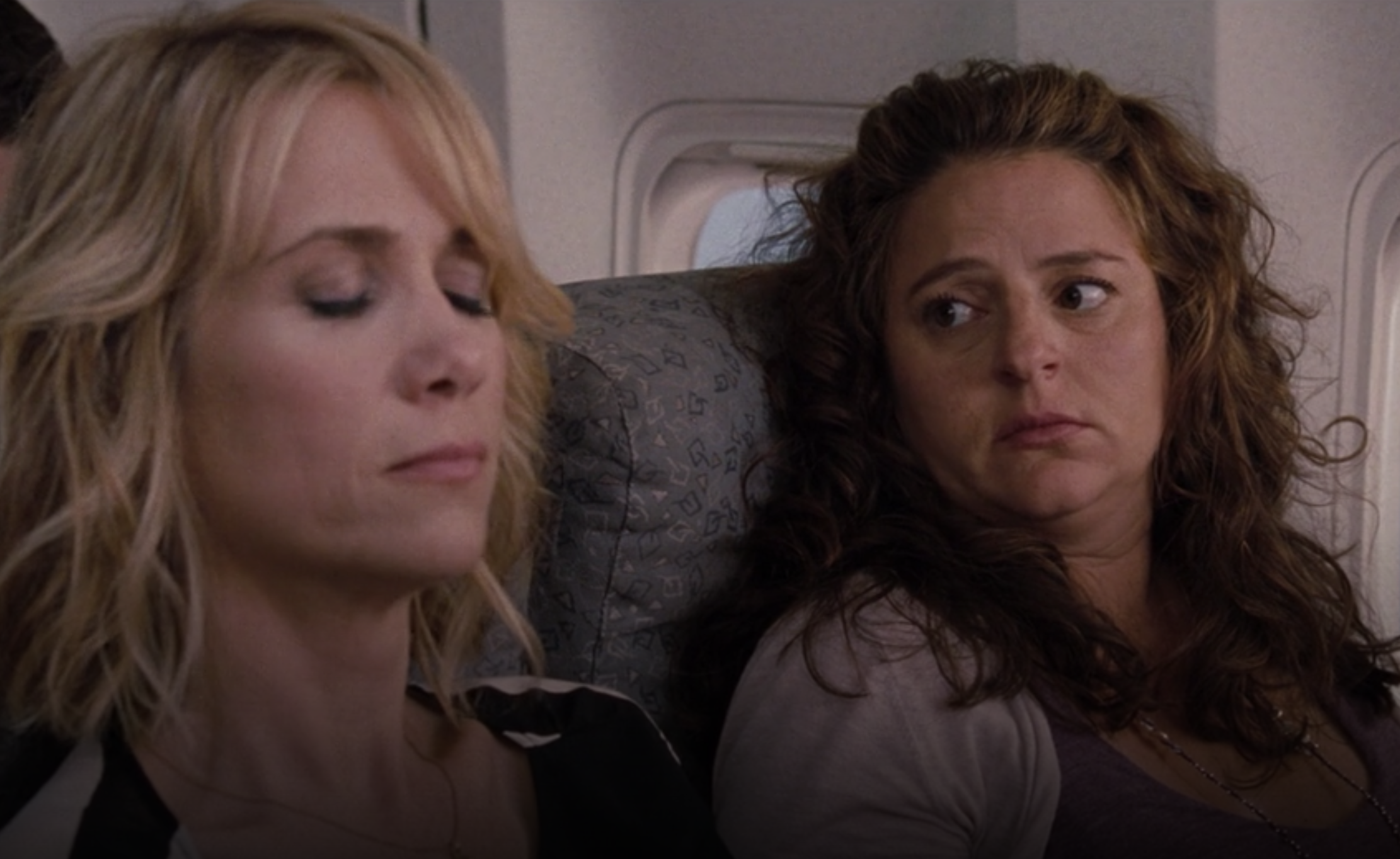 kristen wiig bridesmaids airplane