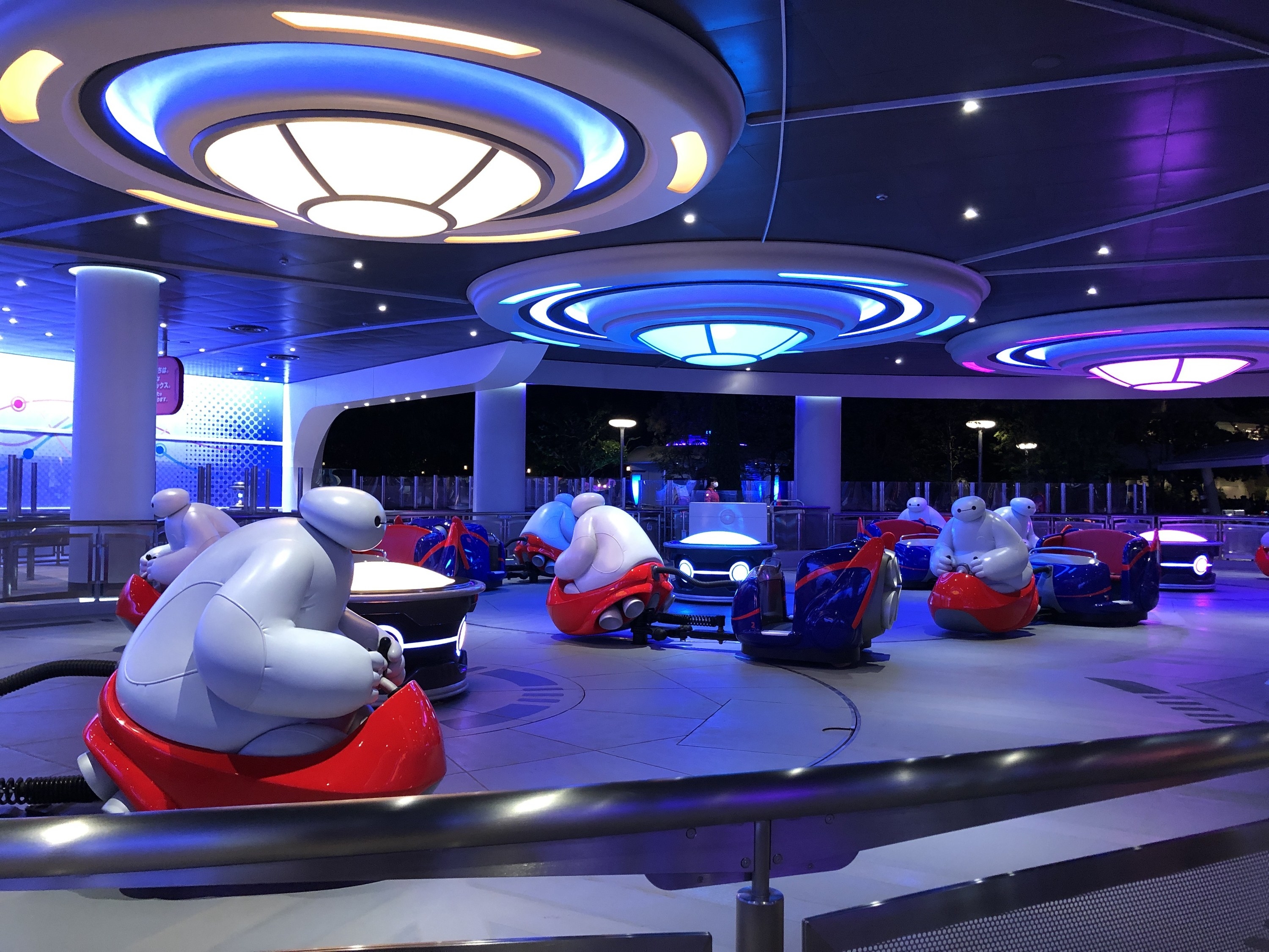 ディズニーランドの新アトラクションに乗ったら頭吹っ飛びそうになった