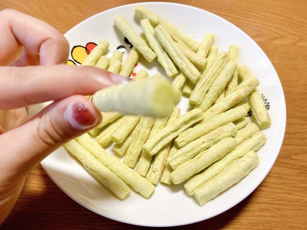 気づいたら全部食べてたわ ミニストップの おくらスナック 80kcalなのに満足感がすごい Buzzfeed Japan なんだか気になるもの 見つけました Maki ｄメニューニュース Nttドコモ