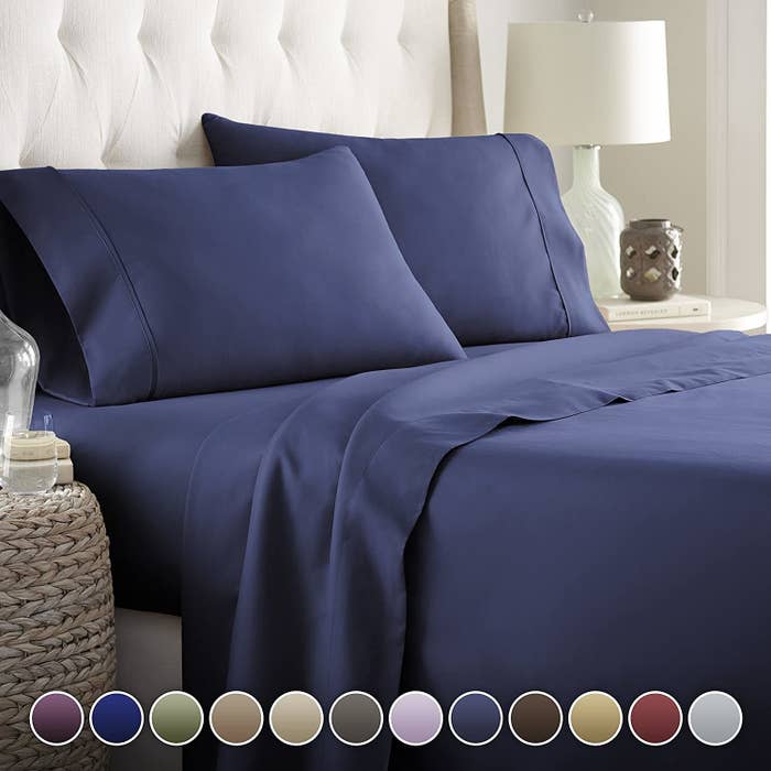 the sheet set in navy color 