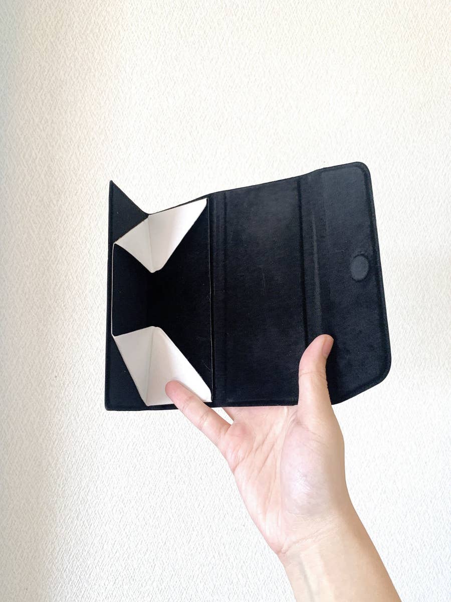 ダイソーの たためるメガネケース が画期的だった これはめっちゃ重宝しちゃうわ