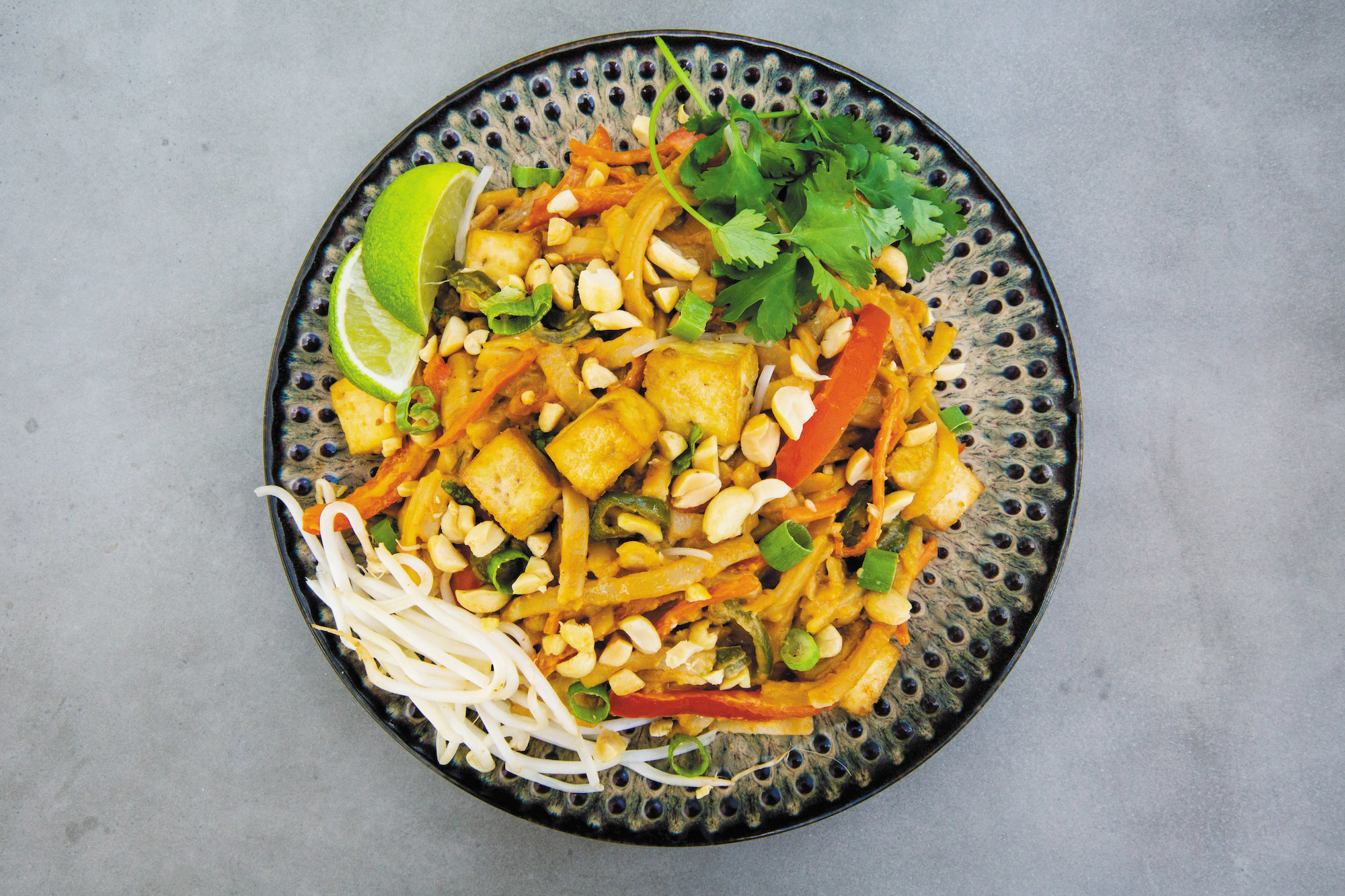 A bowl of pad thai.