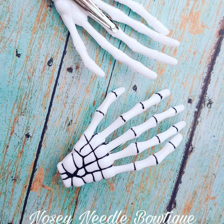 the skeleton hand clips