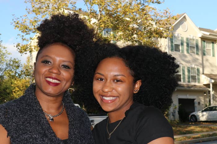 Photo of the author Kathia and her daughter Katharina