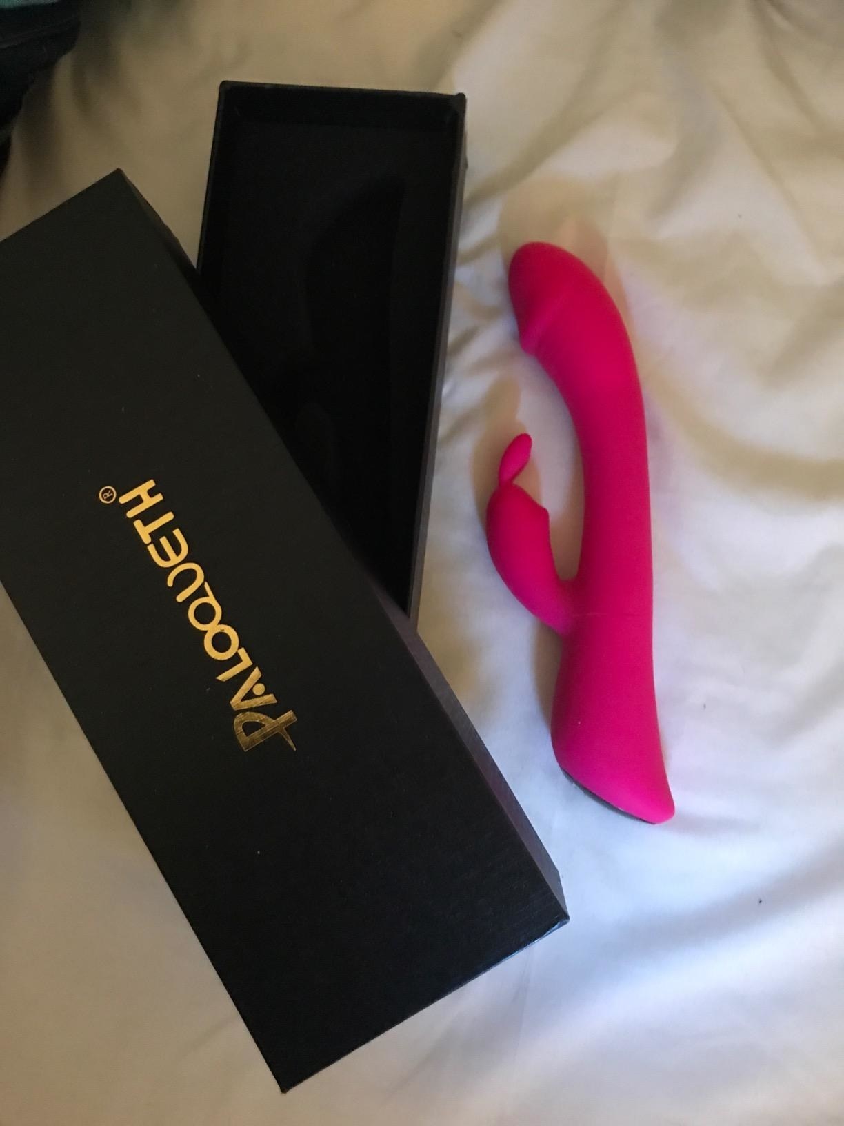 A customer&#x27;s PALOQUETH rabbit vibrator