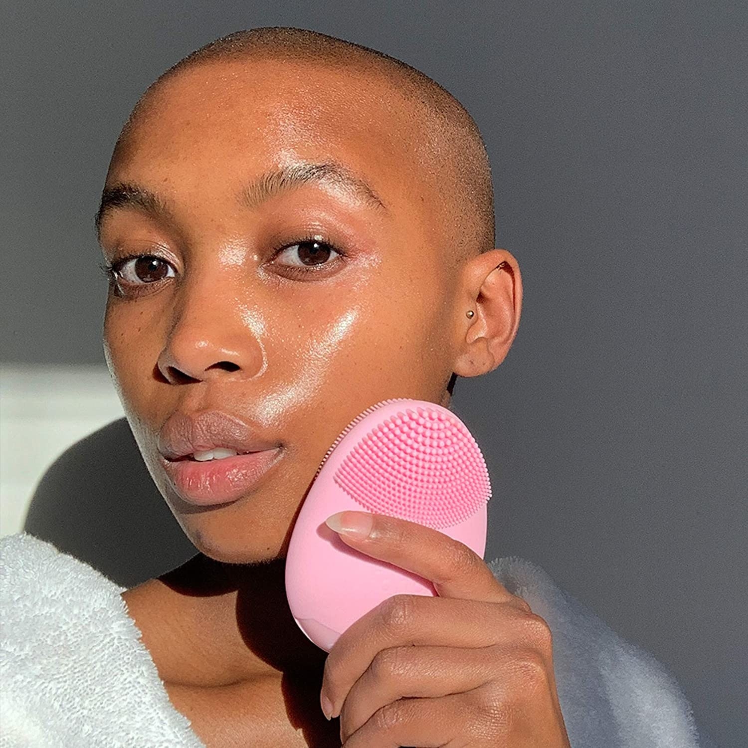 model with glowing skin using the brush