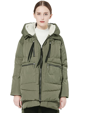 Green down coat with lots of pockets and hood 