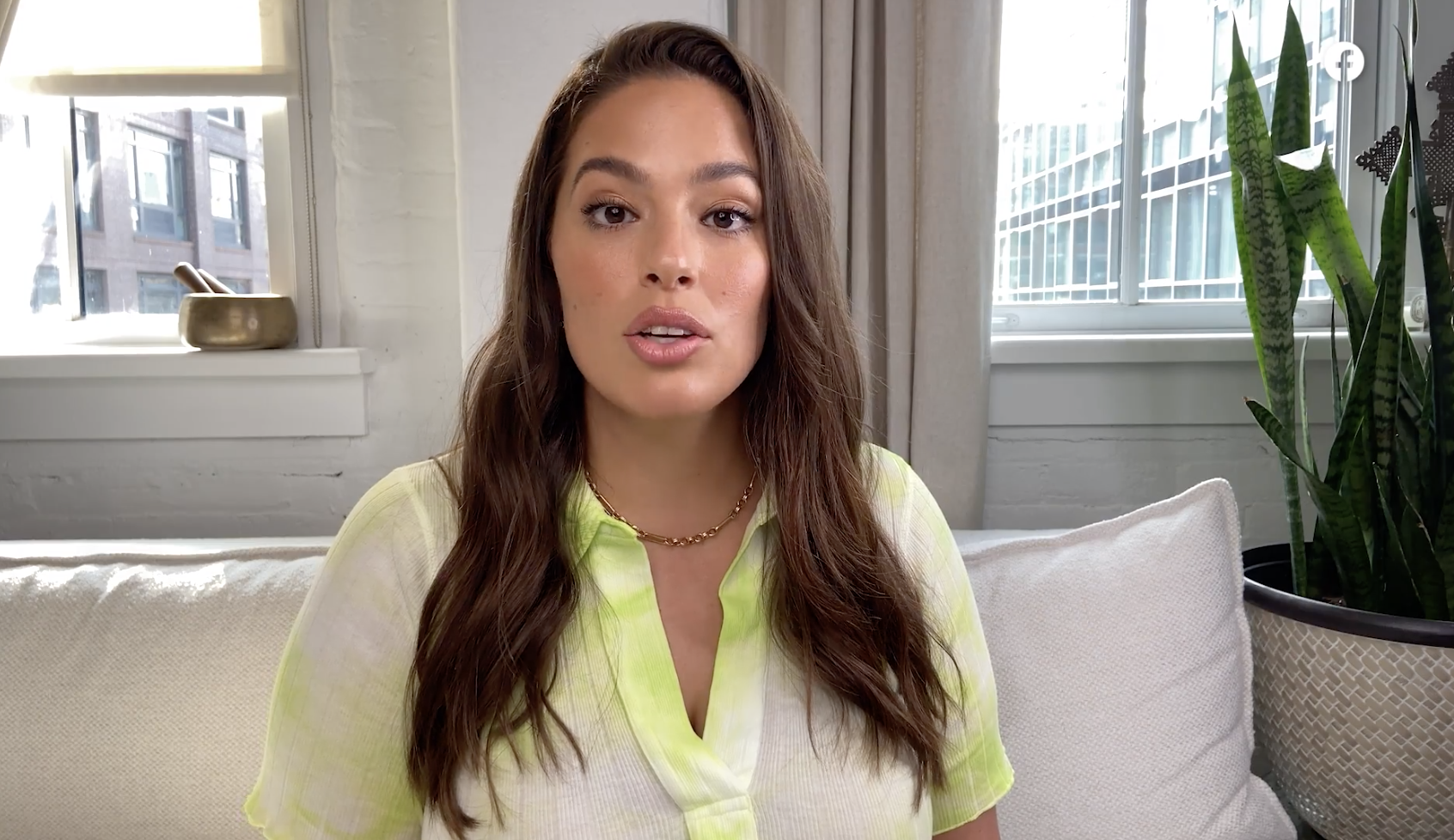 Ashley Graham responds to tweet that accused her of taking 'fat