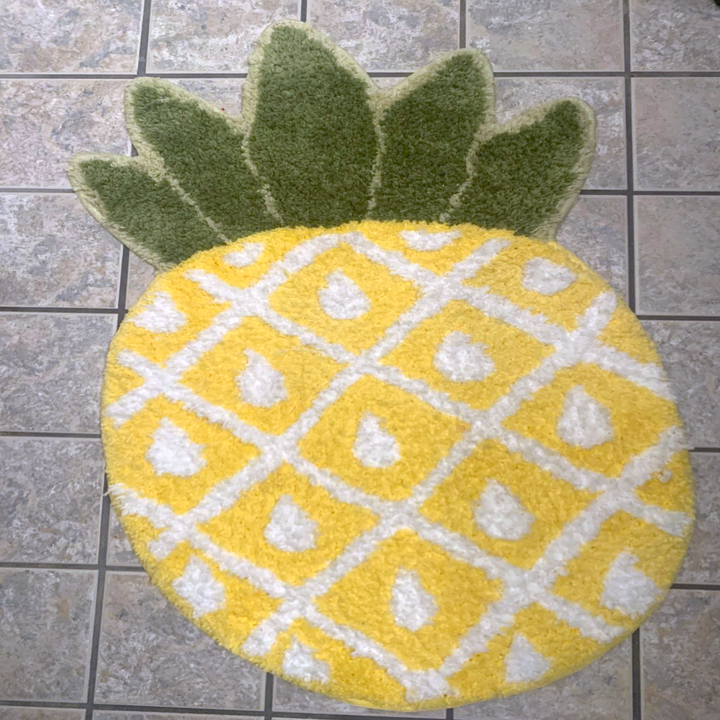 the rug shaped like a pineapple 