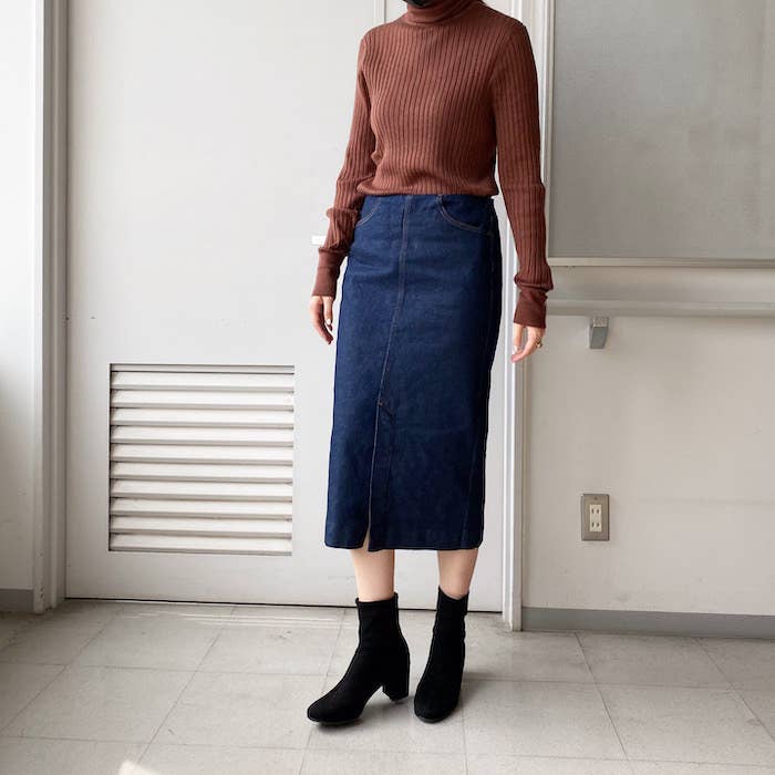 すっきり美脚に見える ユニクロでお洒落すぎる デニムスカート を見つけちゃいました