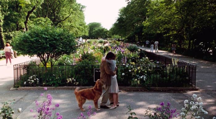 Tom Hanks and Meg Ryan kiss in Riverside Park in &quot;You&#x27;ve Got Mail&quot;