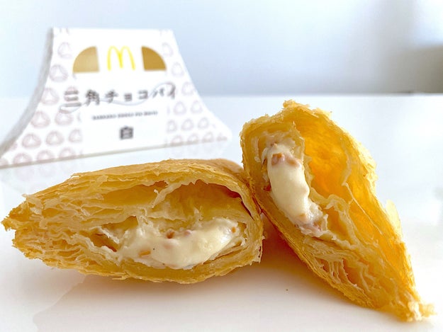 クリームが増えてる マックの 三角チョコパイ がたまらない美味しさです
