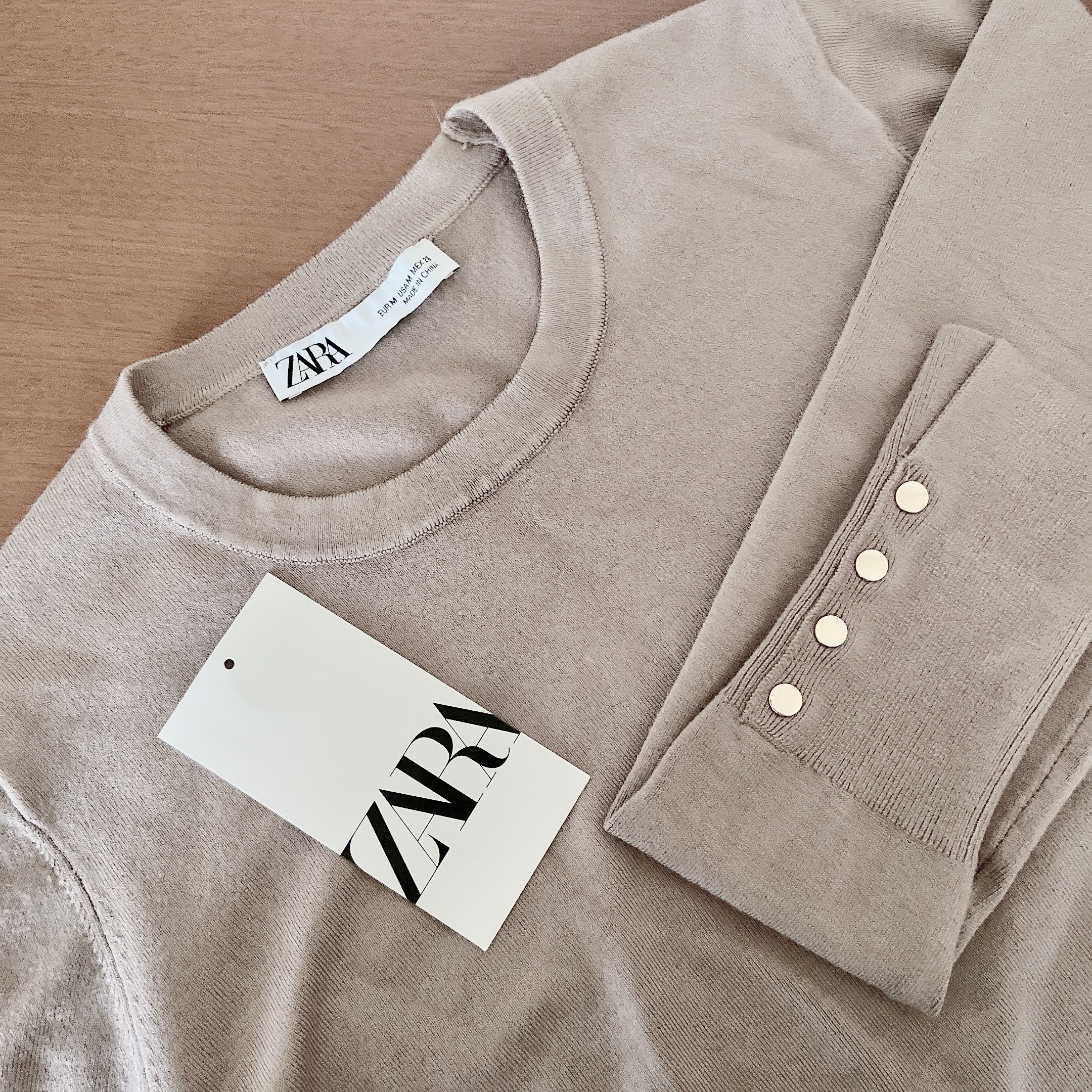 色違いもほしい〜！ZARAの“3990円セーター”がシンプルなのに高見えする！
