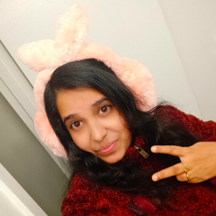 Reviewer wearing version with bow ears up top