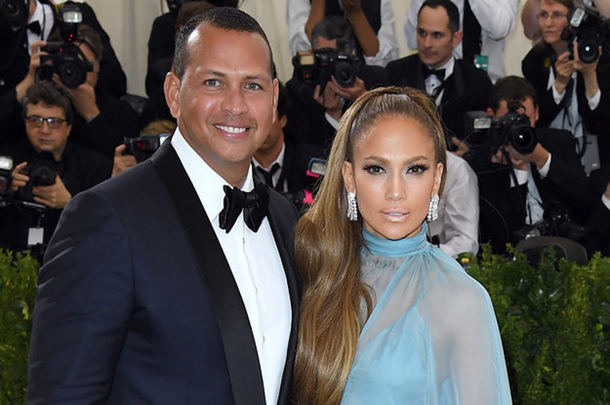 Alex Rodriguez daughters embarrassed by his dance moves