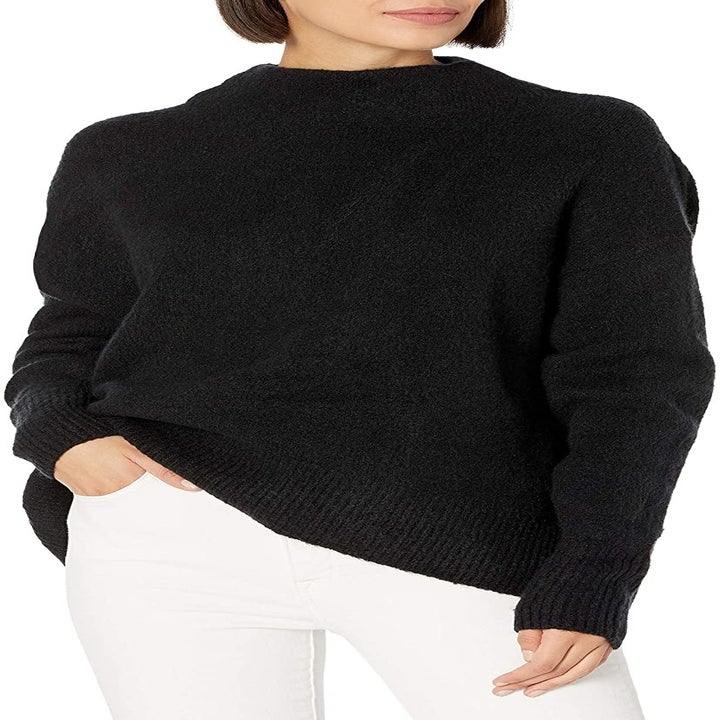 Mock neck long sleeve sweater in black 