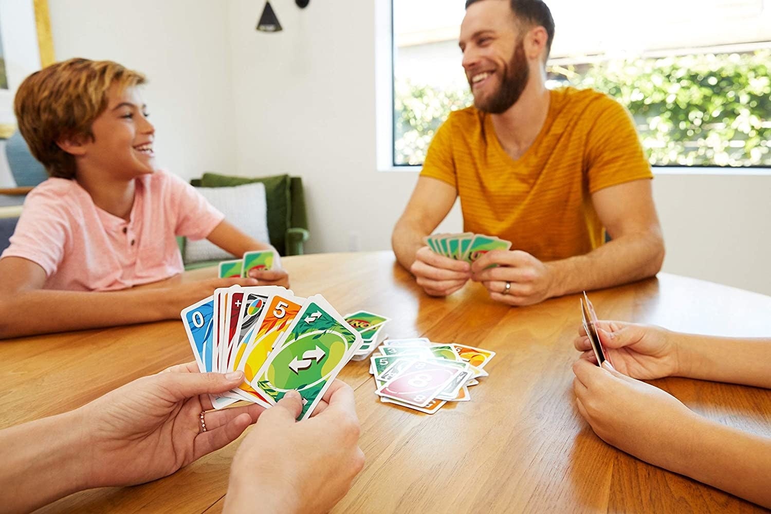 Models playing Uno card game