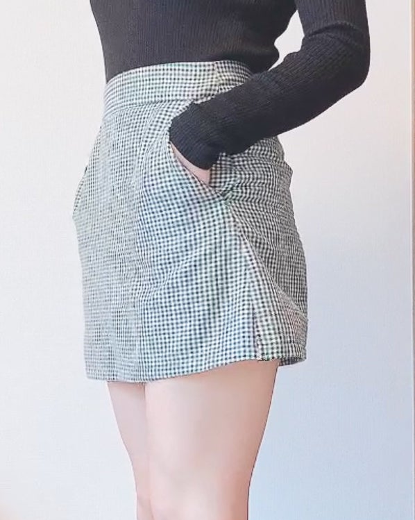 もう何回着たかわからないわ…。ZARAの「3990円スカート」形がキレイですっごく使えます！