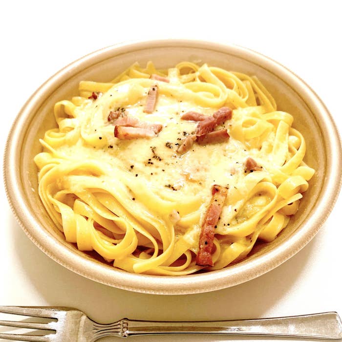 うますぎてフォーク止まらん セブンの 濃厚カルボナーラ 完全にレストランの味だった