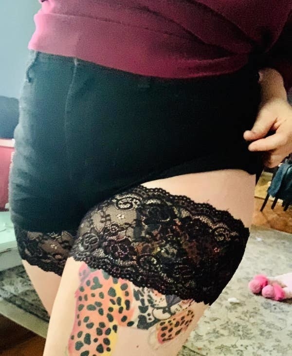Reviewer pic wearing the thigh bands in black lace 