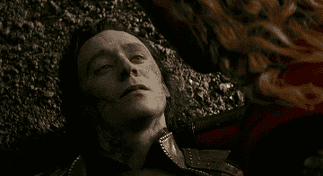 Loki dies in Thor&#x27;s arms in Thor: Dark World