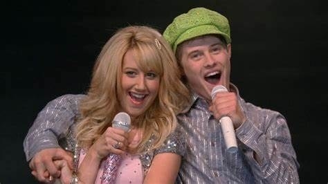 Sharpay and Ryan performing on stage