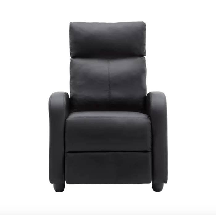 The home theatre recliner in black leather