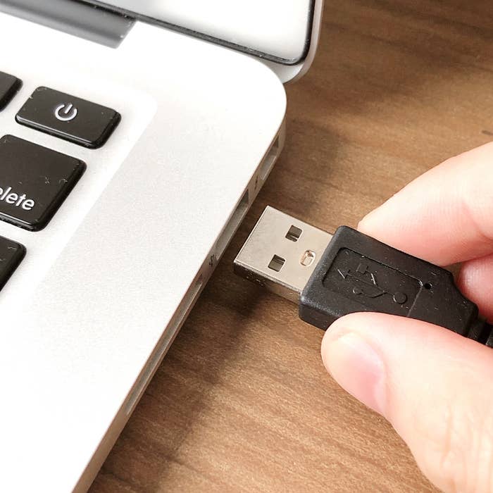 CanDo（キャンドゥ）のおすすめ便利グッズ「有線テンキーボード」