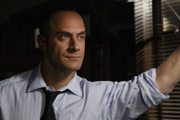 Christopher Meloni as Det. Elliot Stabler, looking out a window. 