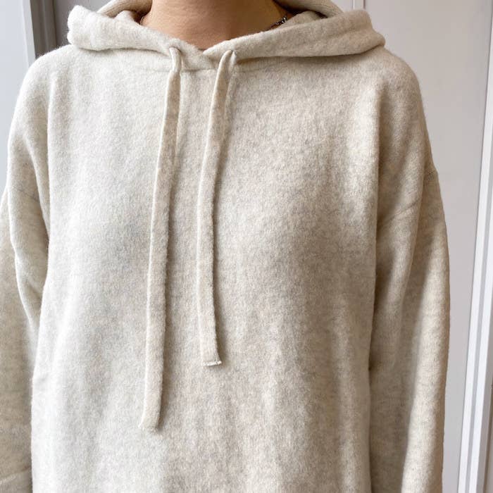 包み込まれるフワフワ感 ユニクロの 2990円ニットパーカー が可愛くて着心地もいいんです