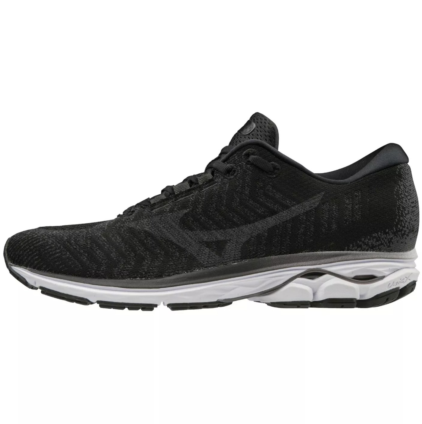 A black men&#x27;s running shoe