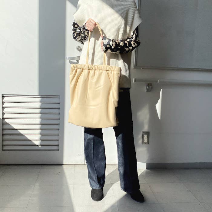 お洒落で大容量 Zaraの トートバッグ が使いやすくてびっくりしました