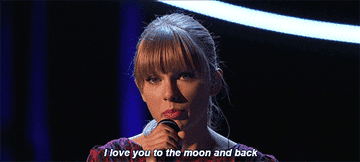 Taylor singing &quot;I love you to the moon and back&quot; at the 2012 Stand Up to Cancer special