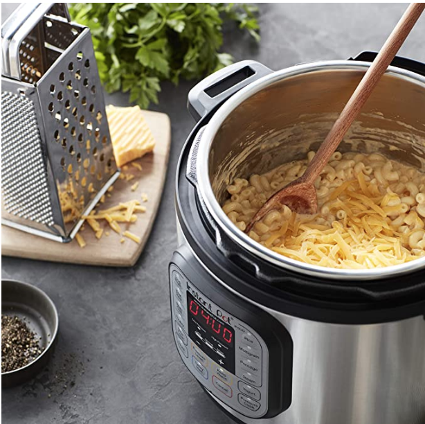 the instant pot with mac and cheese in it