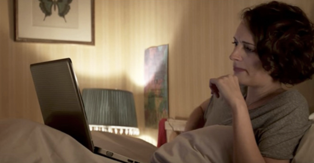 Fleabag preparing to watch porn on her laptop in bed in &quot;Fleabag&quot;