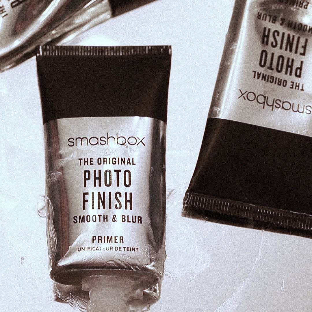 A tube of Smashbox's Photo Finish Smooth & Blur primer