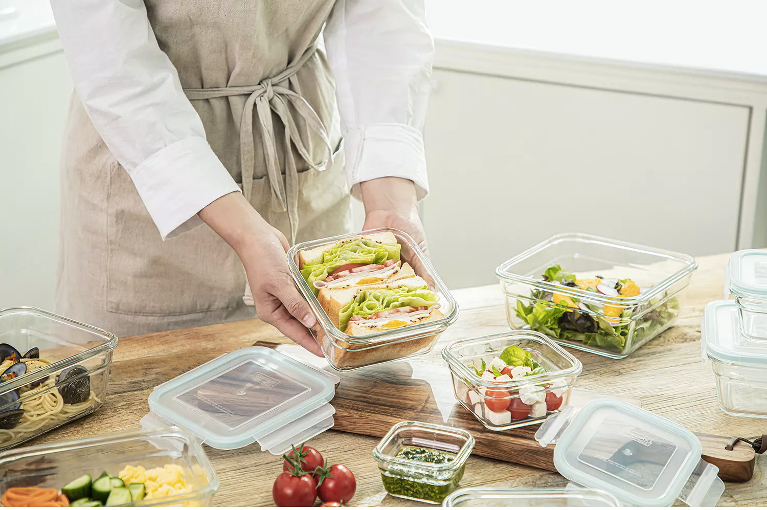 Glass containers with clip-on lids