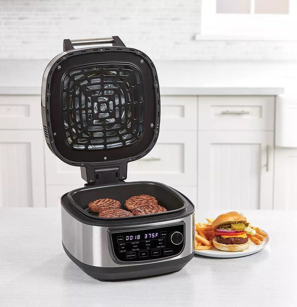 The indoor grill and air fryer