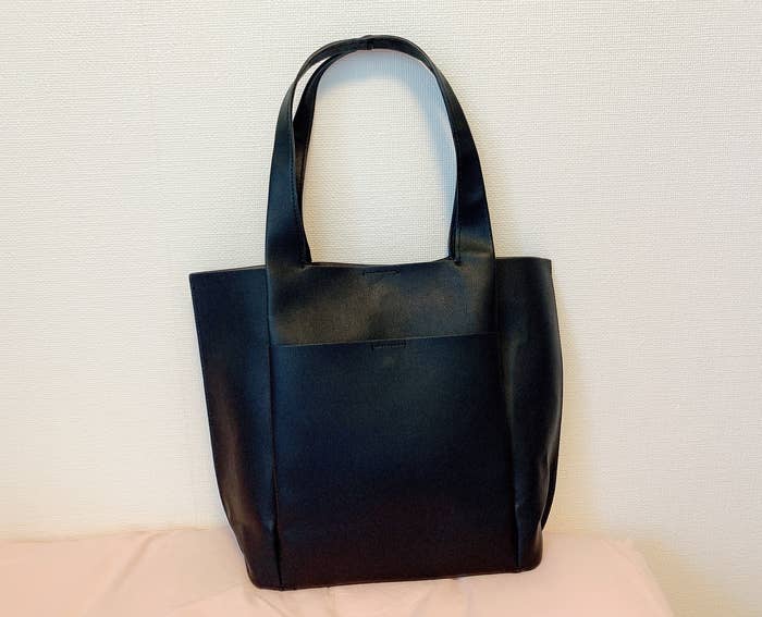 荷物が多い方にオススメ Zaraの 3990円トートバッグ 大容量でめっちゃ使いやすい 荷物が多い方にオススメ Zaraの 3990円トートバッグ 大容量でめっちゃ使いやすい
