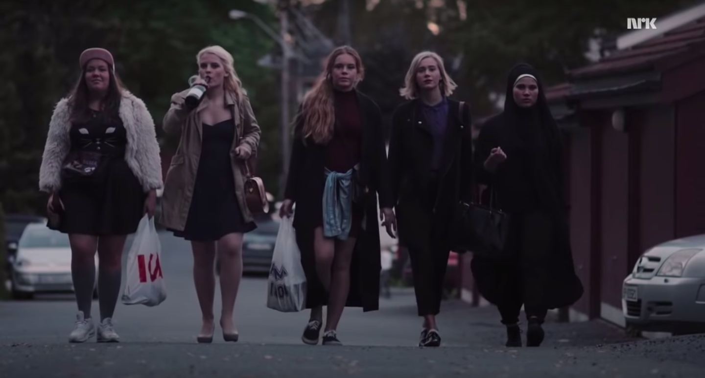 The women of SKAM walking