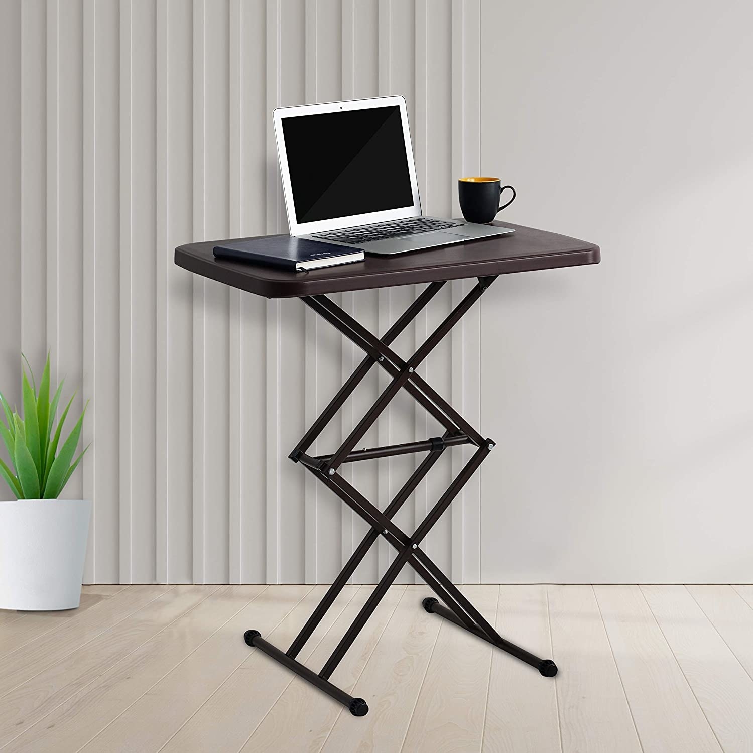 Foldable table