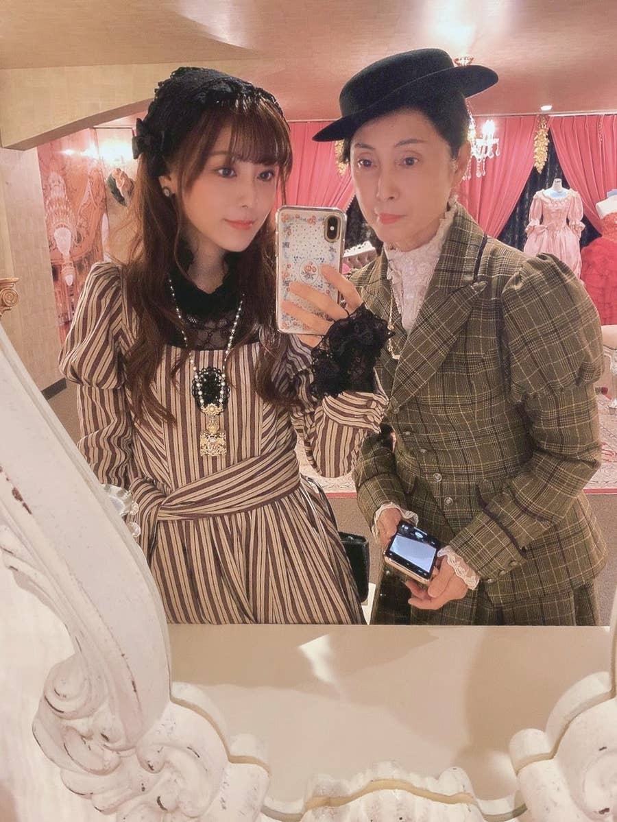 エレガントな貴婦人」「ステキすぎる」母娘のツーショットのタイム 