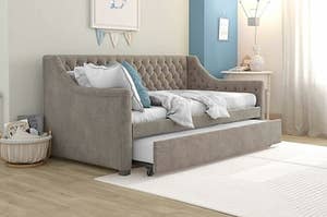 The gray daybed 