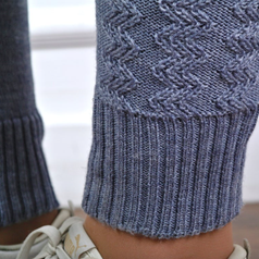 A close up of the banded ankles on the leggings
